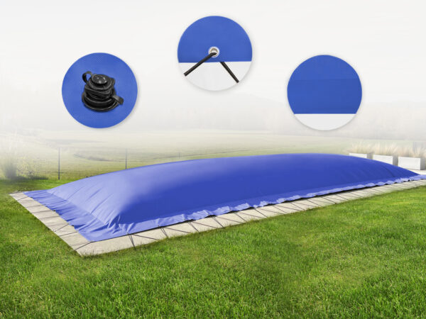 Ein großer blauer, rechteckiger, aufblasbarer Poolplanen ruht auf einem Steinpodest in einem grasbewachsenen Hof, mit Nahaufnahmen seines Ventils, seiner Ecke und seiner Stofftextur.