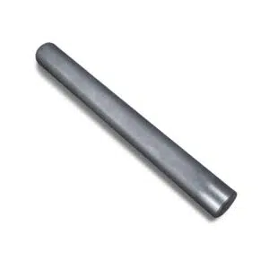 Ein massiver, zylindrischer Nietendöpper/Nietenwerkzeug für Hohlnieten mit glatter Oberfläche ist diagonal vor einem schlichten weißen Hintergrund positioniert.