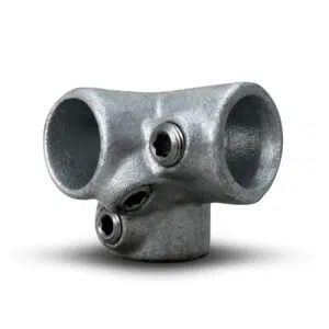 Ein grauer Rohrverbinder/Dreiweg-Eckstück aus Metall für 25-mm-Rohre mit T-förmigem Design ist vor einem weißen Hintergrund platziert.
