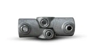 Ein metallischer Rohrverbinder -verstellbar- für 25-mm-Rohre mit drei Sechskantbuchsen auf weißem Hintergrund, mit robustem symmetrischem Design und strukturierter Oberfläche.