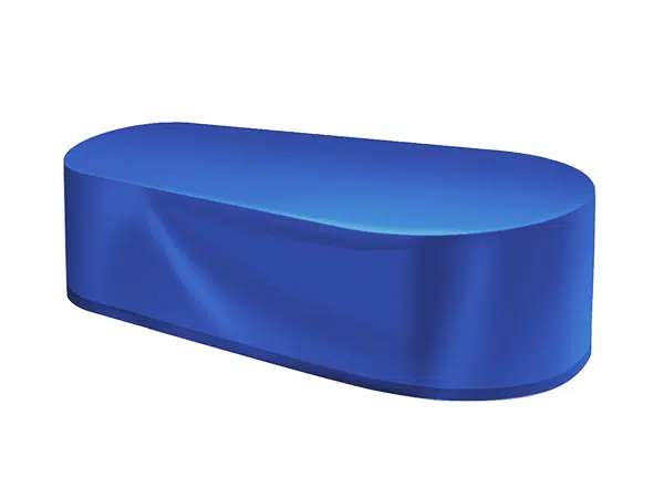Eine 3D-Illustration eines glatten, abgerundeten rechteckigen blauen Objekts mit einer glänzenden Oberfläche, die an glatte Abdeckhauben erinnert. Sein einfaches Design und die subtilen Schatten verleihen dem Bild Tiefe.