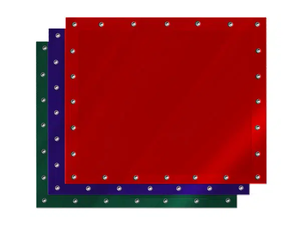 Drei übereinanderliegende Rechtecke, die an glänzende PVC-Planen erinnern: unten grün, in der Mitte blau und oben rot. Die genieteten Ränder schimmern metallisch, wenn sie schief liegen.