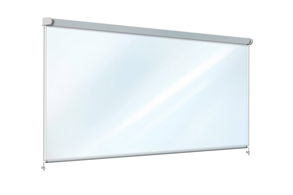 Abbildung eines transparenten Rollos, ähnlich einer Senkrechtmarkise, mit einem Metallgehäuse an der Oberseite. Die reflektierende Oberfläche verleiht einem schlichten Hintergrund einen eleganten, modernen Look.