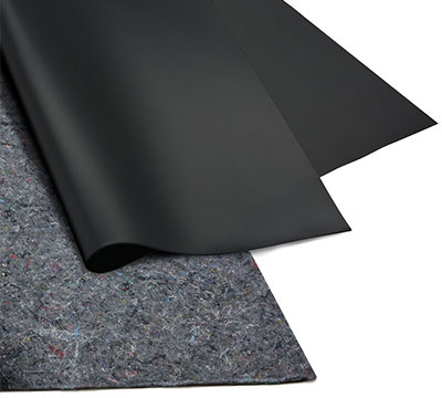 Teichfolie und Teichvlies nebeneinander