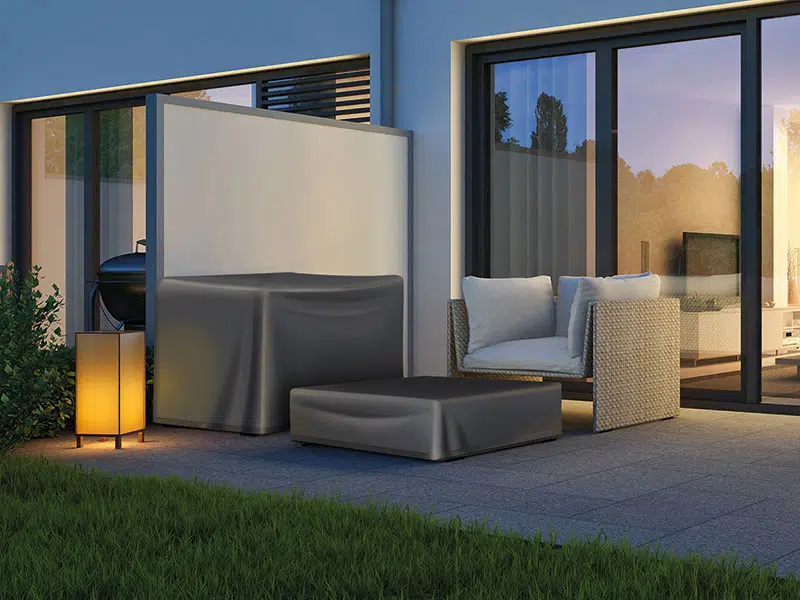 Bild von einer grauen Abdeckhaube aus PVC