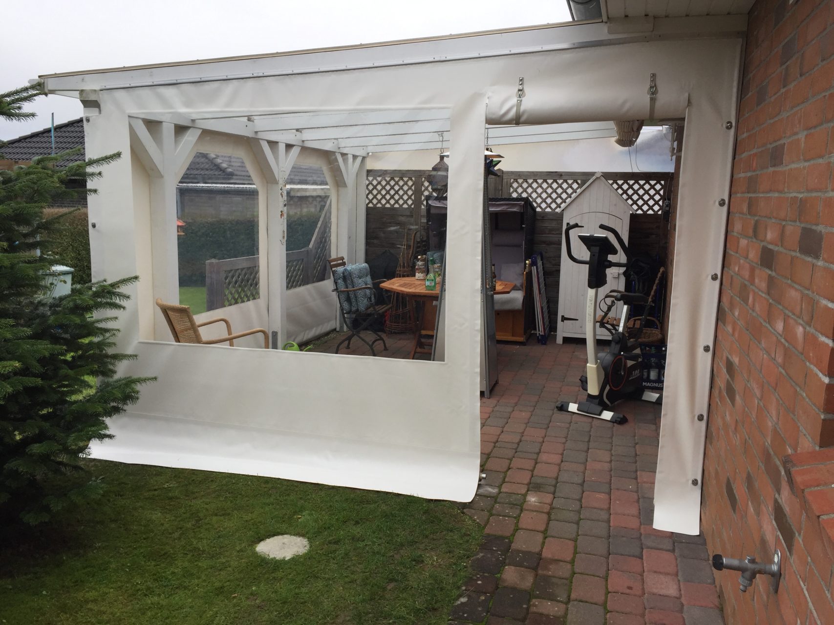 Terrassenverkleidung als Windschutz-pvc-planen-01
