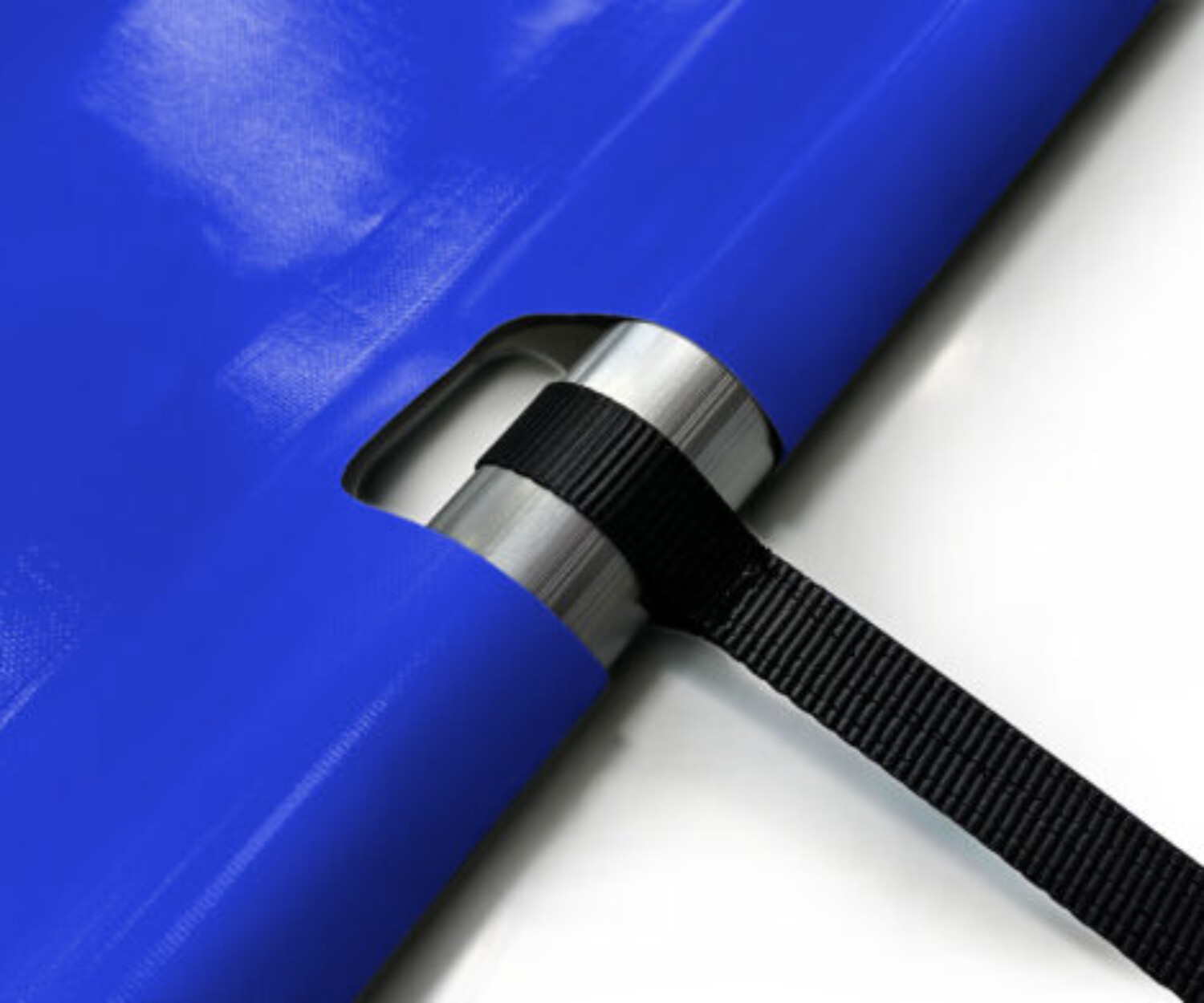 poolplanen-aufblasbar-vs-stangenabdeckung