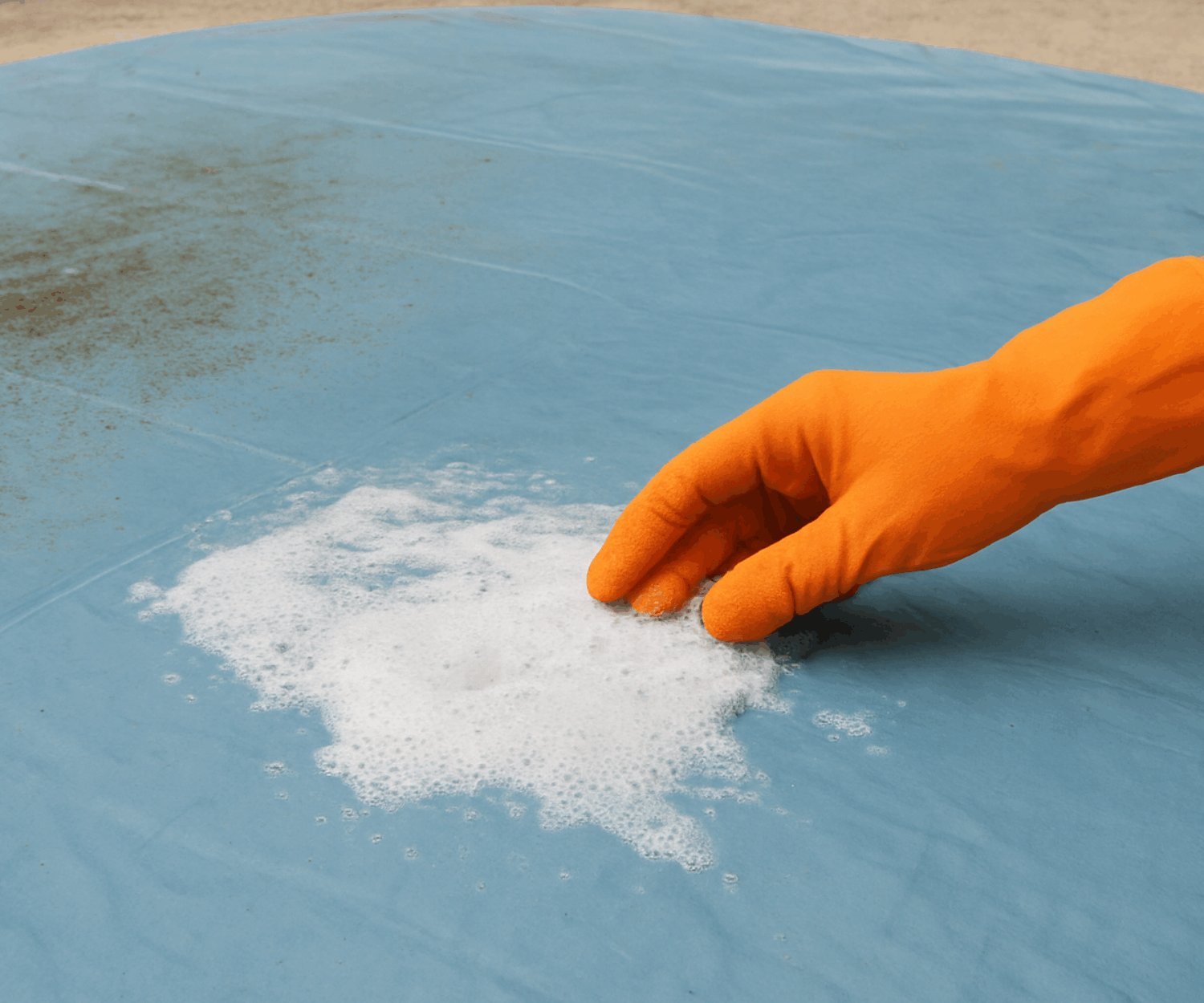 Reinigung-Poolabdeckung-poolplane-pool-effektiver-einsatz-pvc-reinigung-03